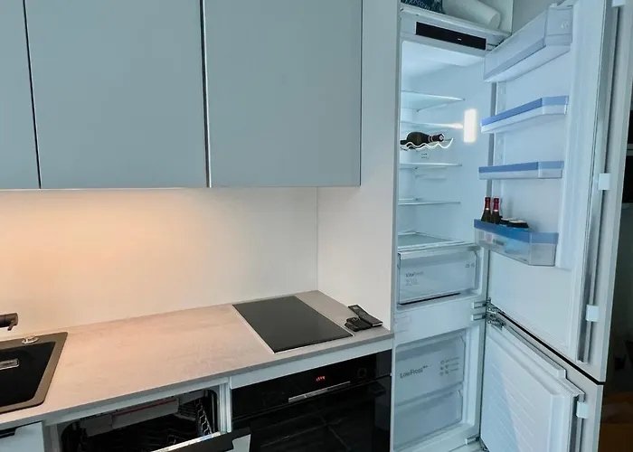 Brand New City Centre Apartment, Free Parking Spot