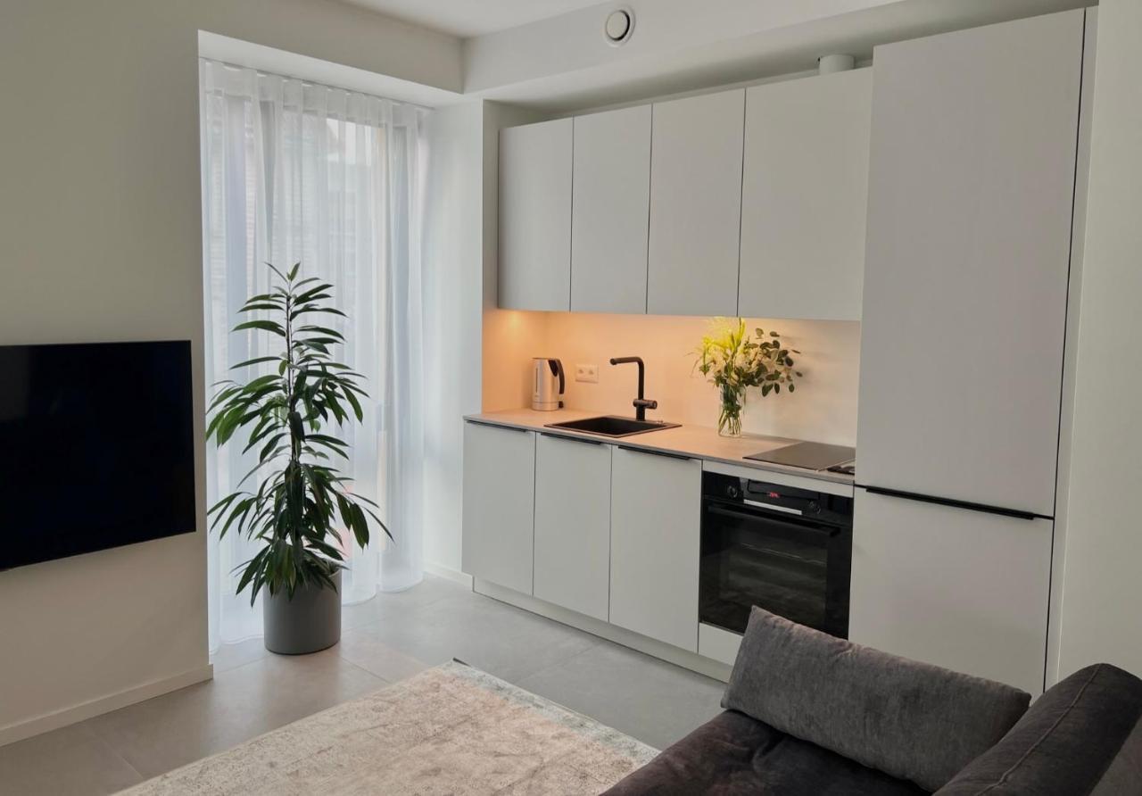 Brand New Centre Apartment, Free Parking Spot *