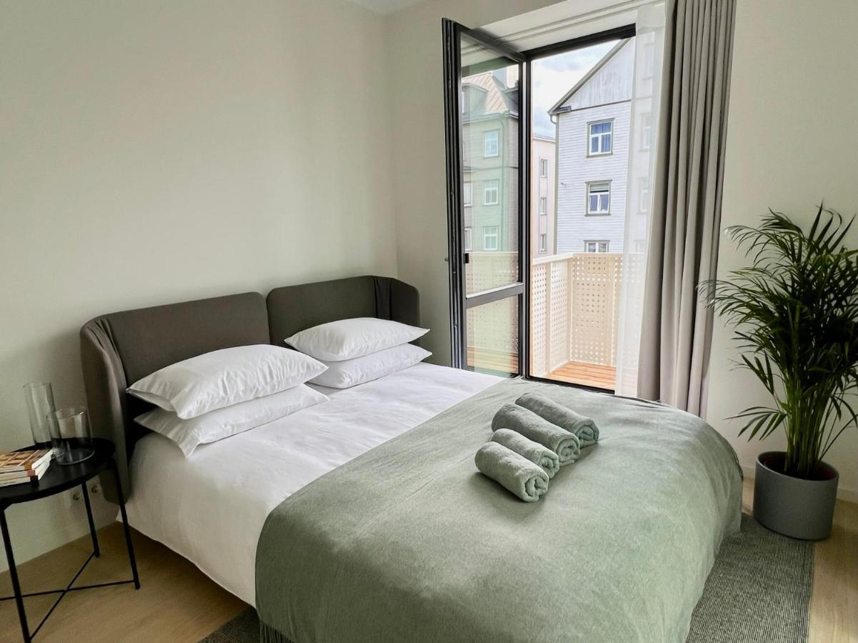 Brand New Centre Apartment, Free Parking Spot Huoneisto *