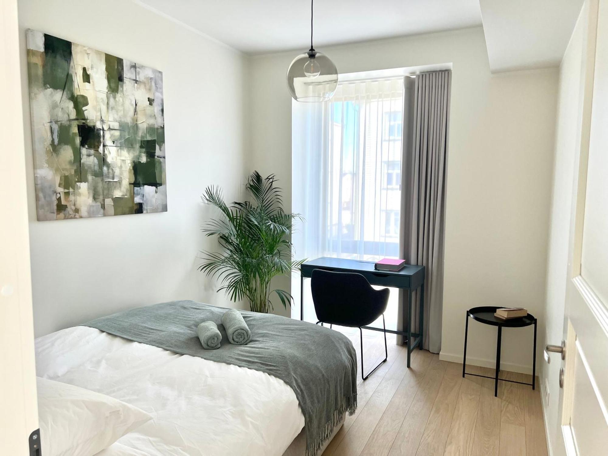 Brand New Centre Apartment, Free Parking Spot *